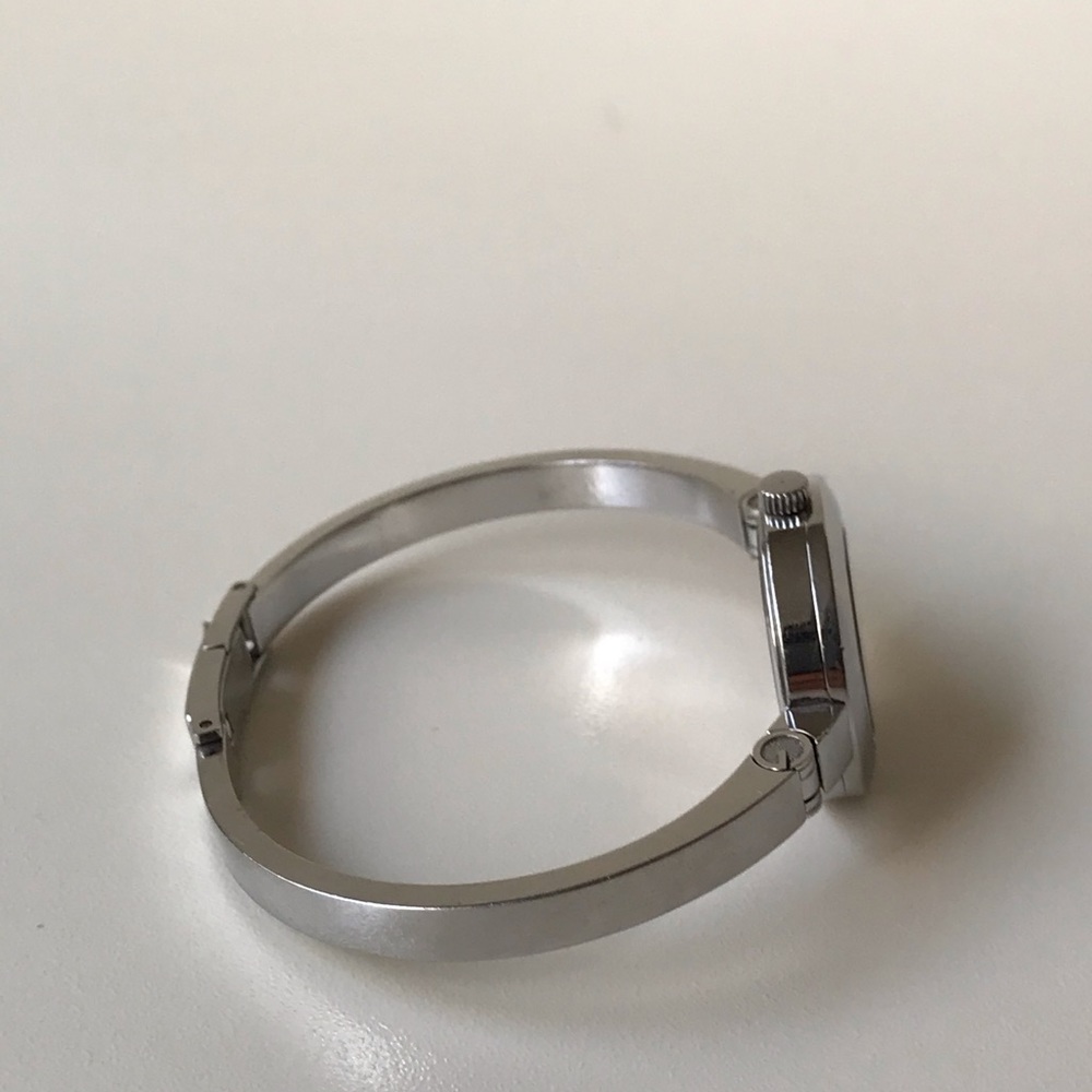 Gucci 105 Series Watch - Picture 7 of 9